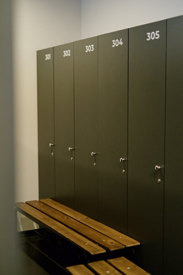 HPL-Schränke im Fokus – langlebige Lösungen für anspruchsvolle Umgebungen