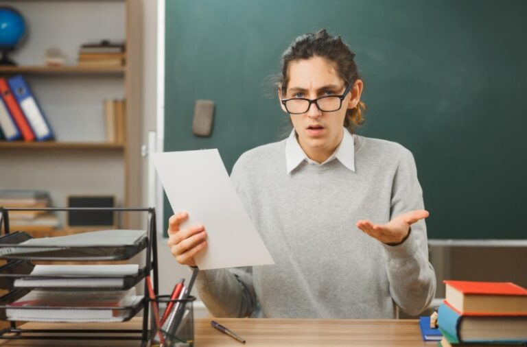 Lehrerhaftpflicht richtig wählen: Welche Risiken Lehrkräfte wirklich absichern sollten